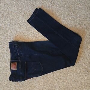 Levis slimming skinny jeans sz 29